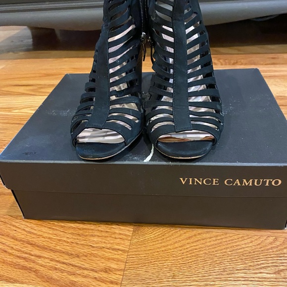 Women cut out boots! Very comfortable - Picture 5 of 5